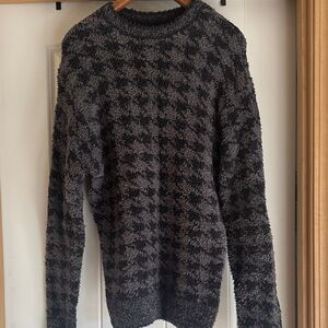 SKIMS Men's Gray and Black Textured Crewneck Sweater